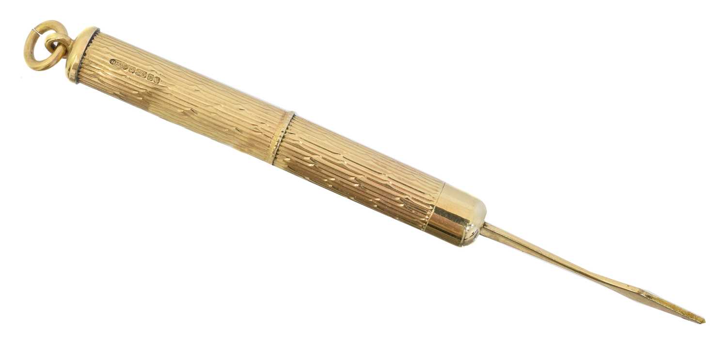 Lot 93 - A 9ct gold toothpick