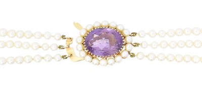 Lot 93 - An amethyst and cultured pearl necklace