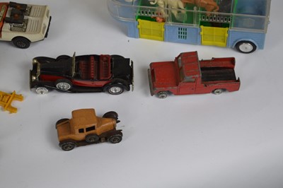 Lot 99 - Group lot of diecast vehicles