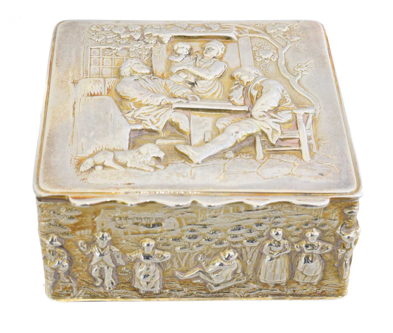 Lot 149 - An Edward VII silver gilt trinket box