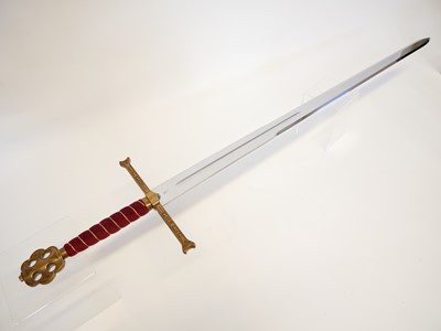 Lot 30 - 20th century replica broad sword