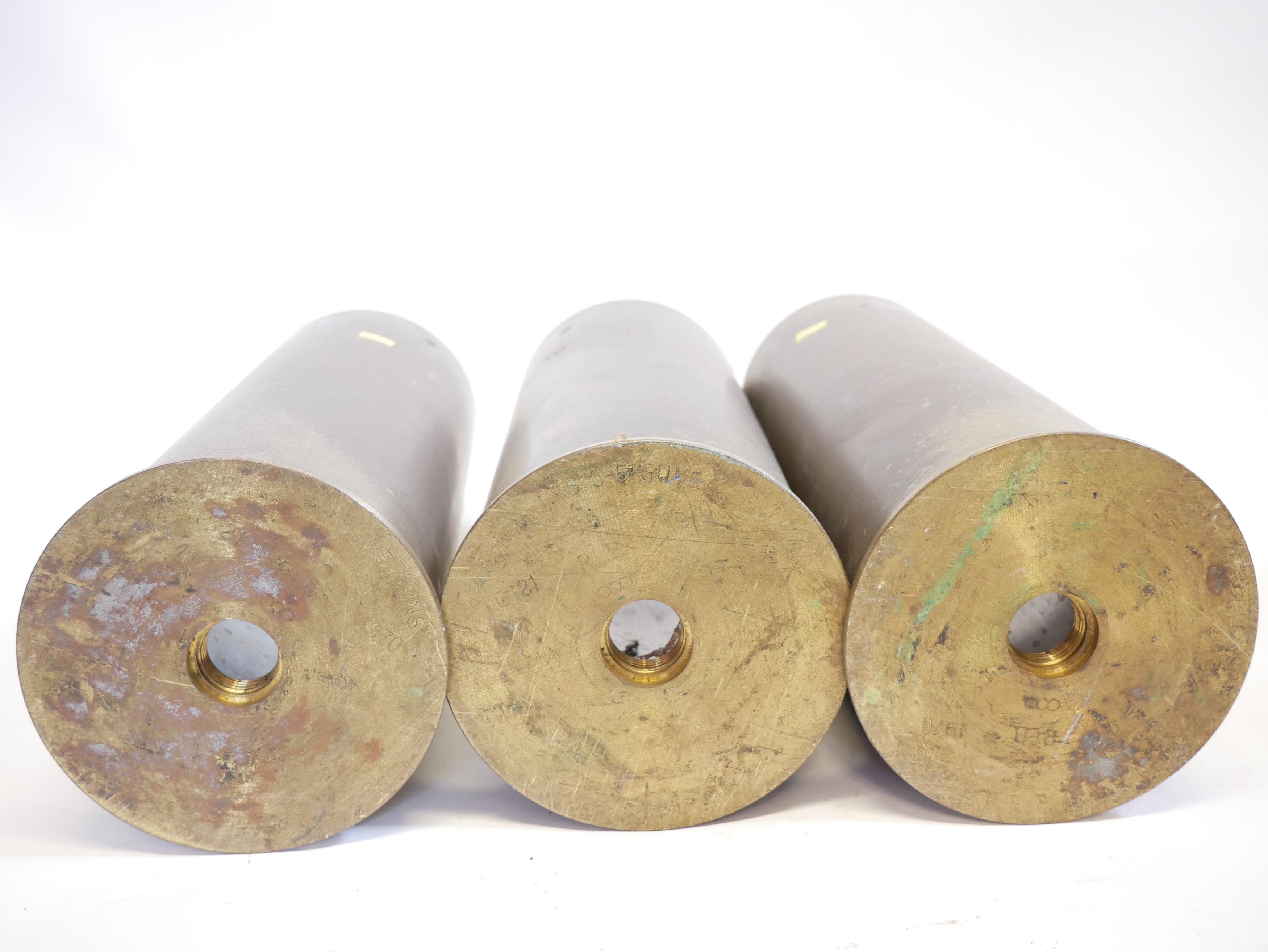 Lot 344 - Nineteen artillery shell cases