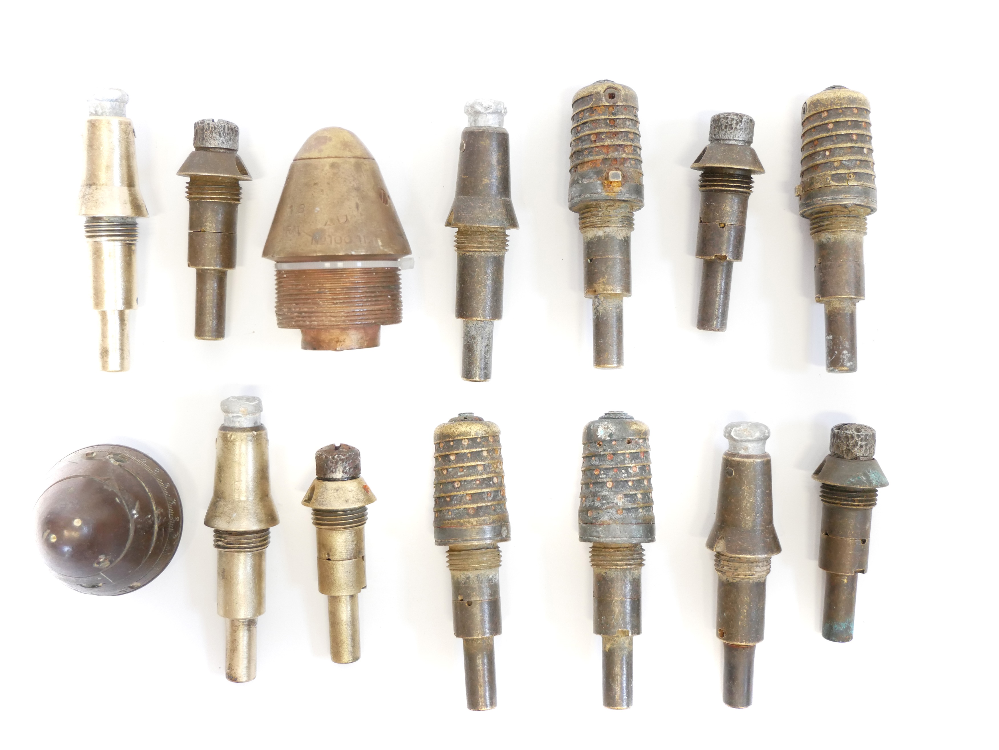 Howitzer Shell Fuse Lot 131 - Twelve WWI French artillery shell fuses and