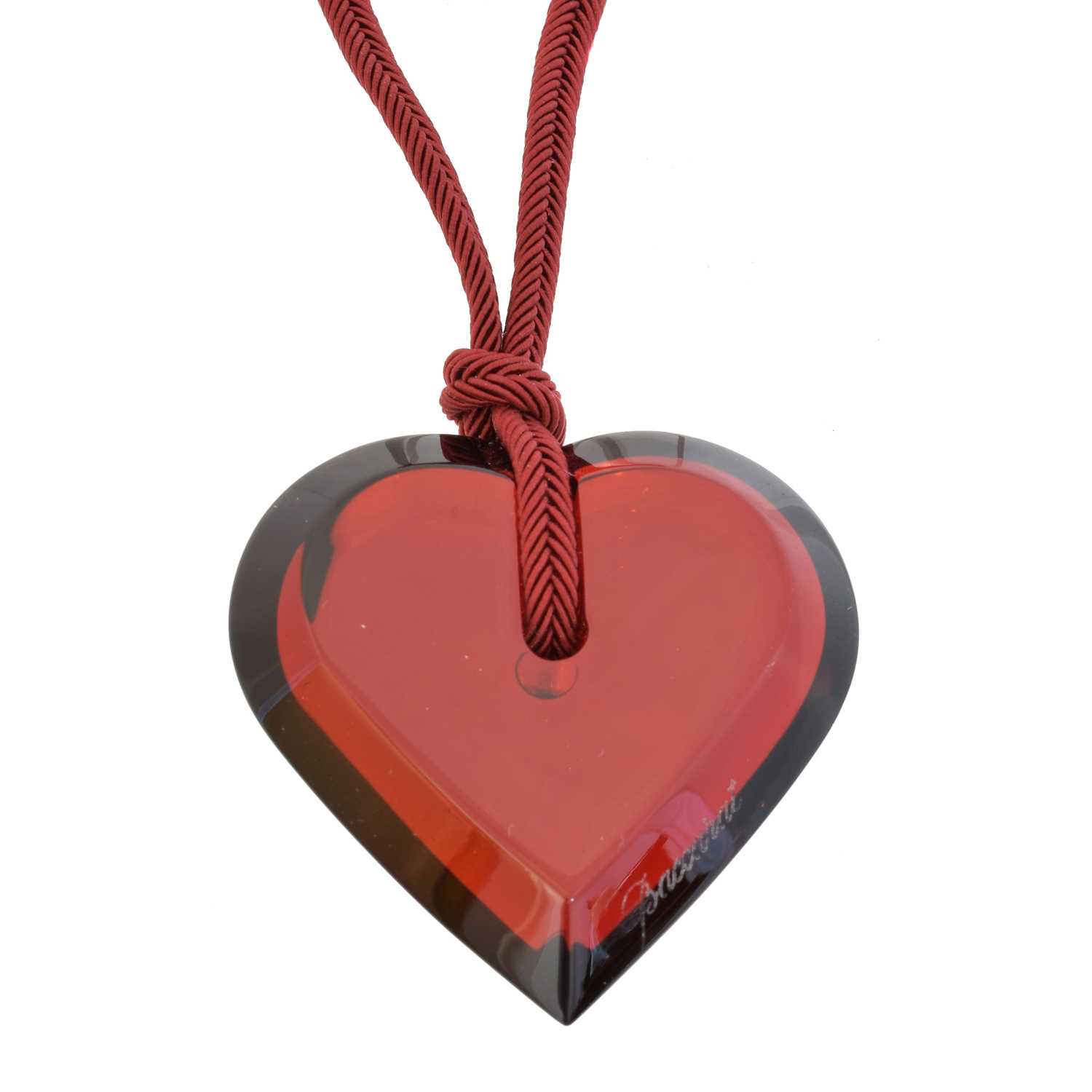 Lot 81 - A Baccarat glass heart pendant