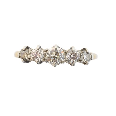 Lot 120 - A diamond five stone ring