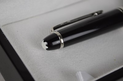 Lot 70 - A Montblanc Meisterstuck Pix ballpoint pen with case and service guide.