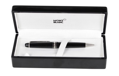Lot 70 - A Montblanc Meisterstuck Pix ballpoint pen with case and service guide.