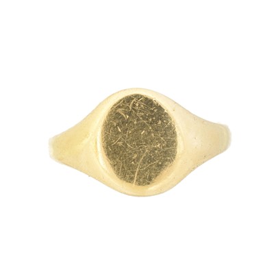 Lot 49 - An 18ct gold signet ring
