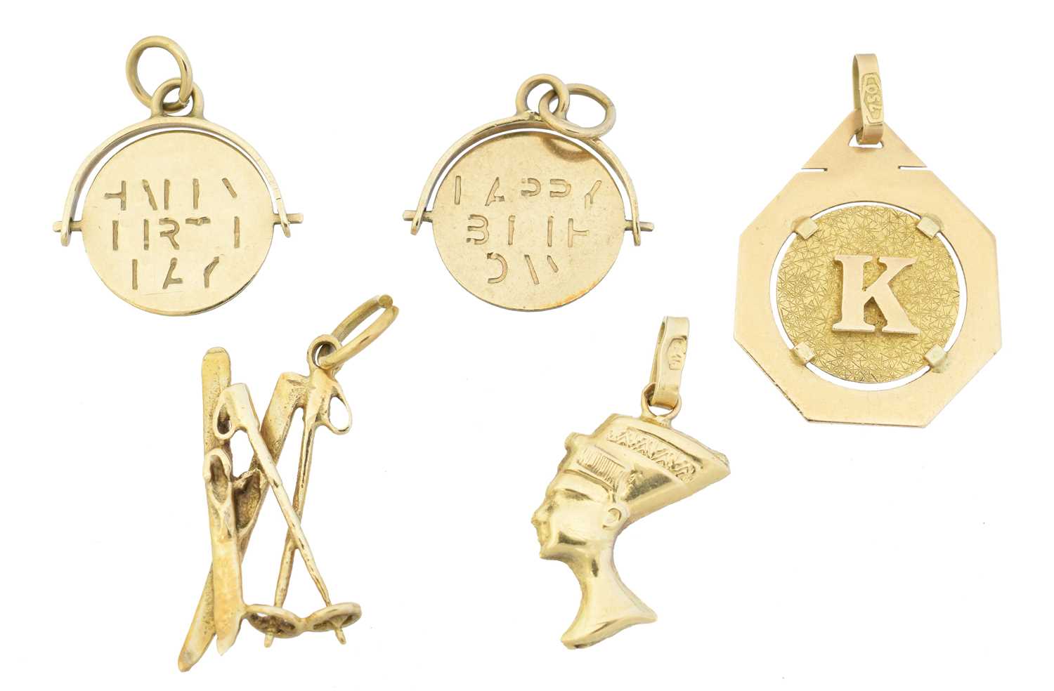 Lot 31 - A selection of charms