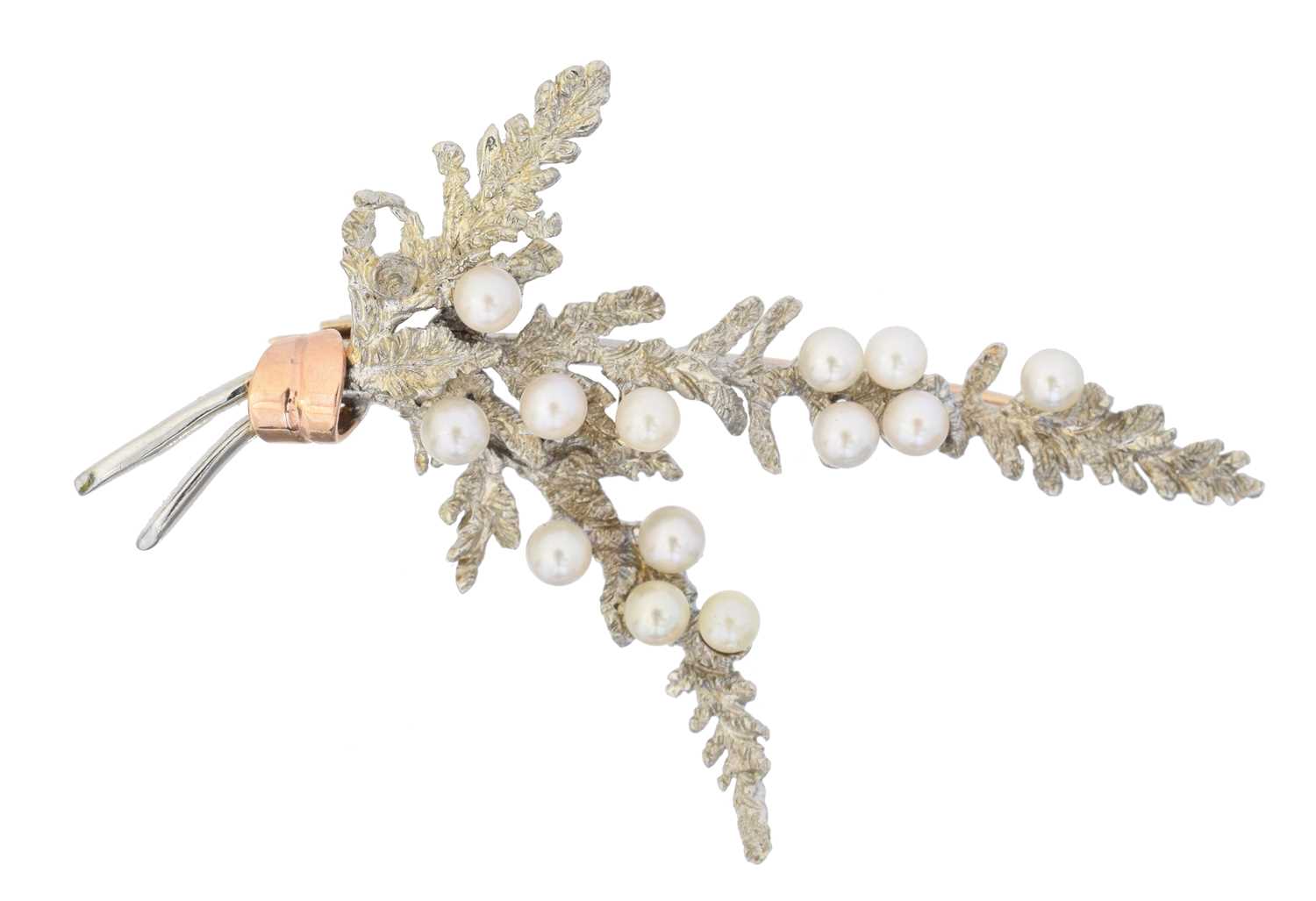 Lot 12 - A 9ct gold cultured pearl heather spray brooch by Alabaster & Wilson