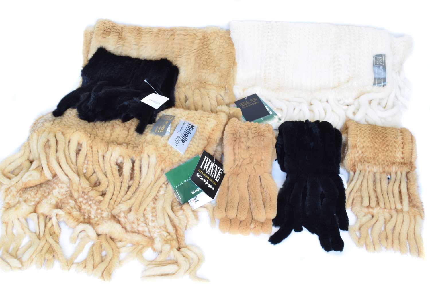 Lot 86 - A selection of fur scarves