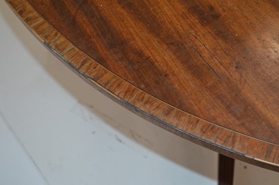 Lot 403 - Early 19th-century mahogany breakfast table