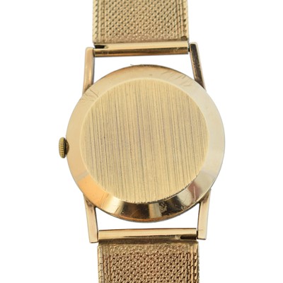 Lot 186 - A 9ct gold Roamer wristwatch