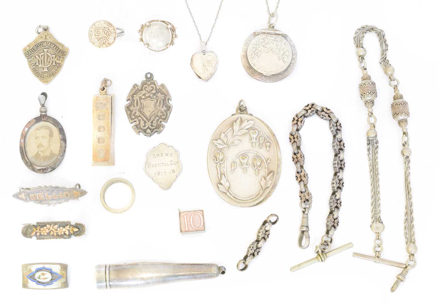 Lot 91 - A selection of silver and white metal items