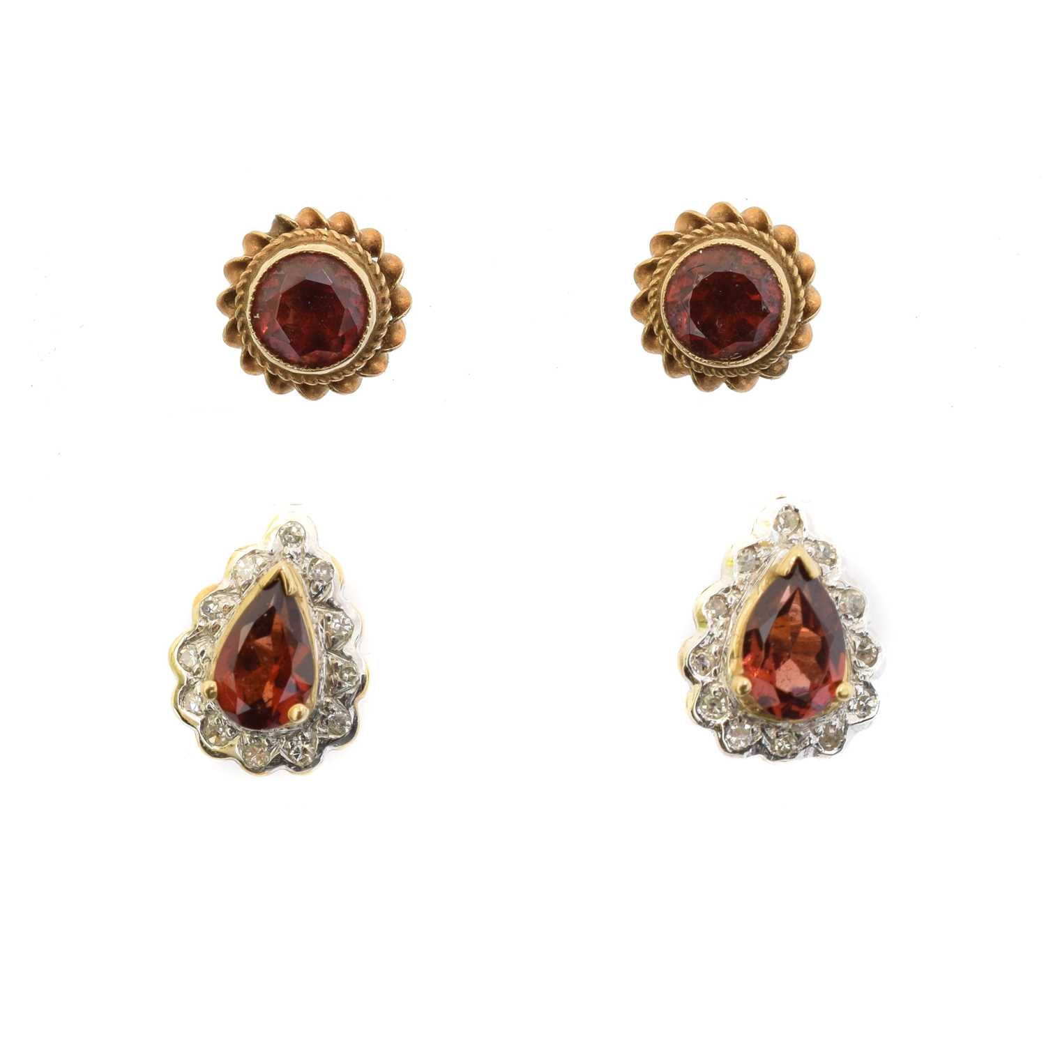 Lot 23 - Two pairs of garnet earrings