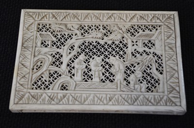 Lot 295 - Chinese carved ivory box