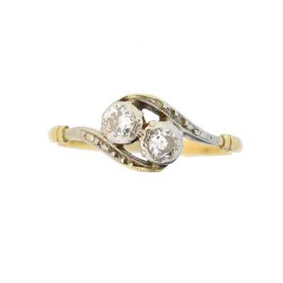 Lot 50 - A diamond dress ring