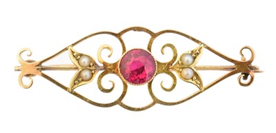 Lot 6 - An early 20th century synthetic ruby brooch