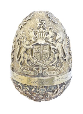 Lot 76 - A silver gilt and enamel 'Silver Jubilee' surprise egg by Stuart Devlin