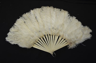 Lot 288 - Four ostrich feather fans