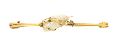 Lot 3 - An early 20th century freshwater pearl brooch