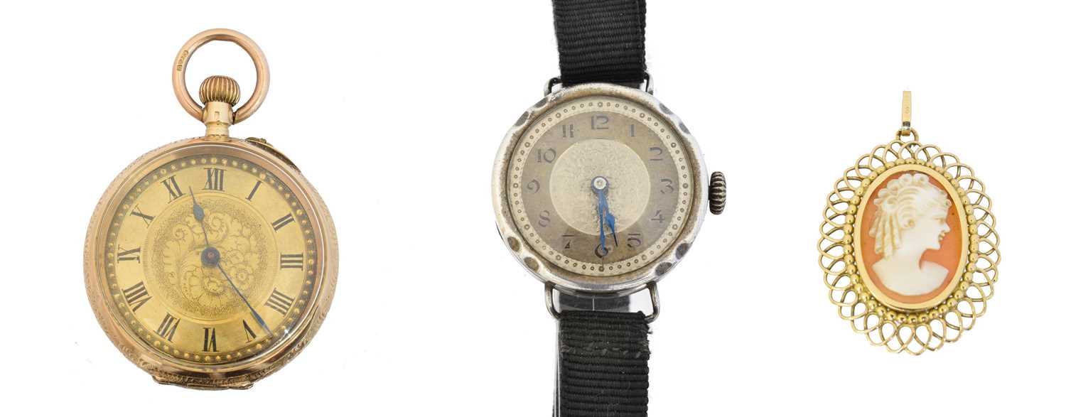 Lot 97 - A 14ct gold cased fob watch