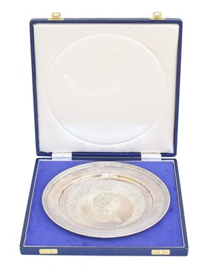 Lot 135 - An Elizabeth II silver commemorative salver