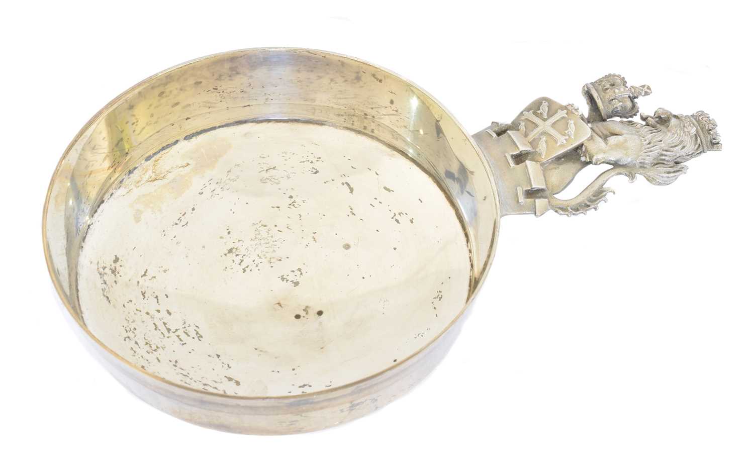 Lot 139 - An Elizabeth II commemorative silver bowl