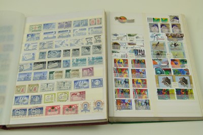 Lot 275 - Canadian collection to 2 stockbooks