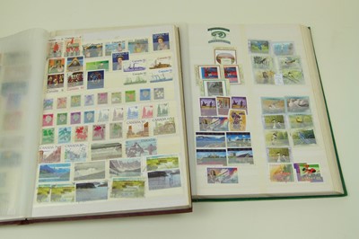 Lot 275 - Canadian collection to 2 stockbooks