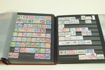 Lot 274 - Scandinavian stamp collection in 2 stockbooks