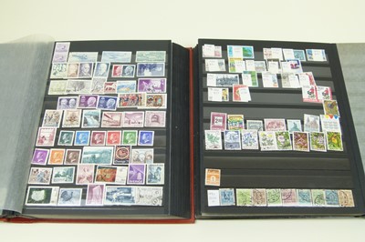 Lot 274 - Scandinavian stamp collection in 2 stockbooks
