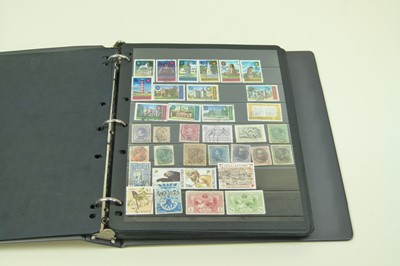 Lot 198 - Worldwide collection in 3 binders