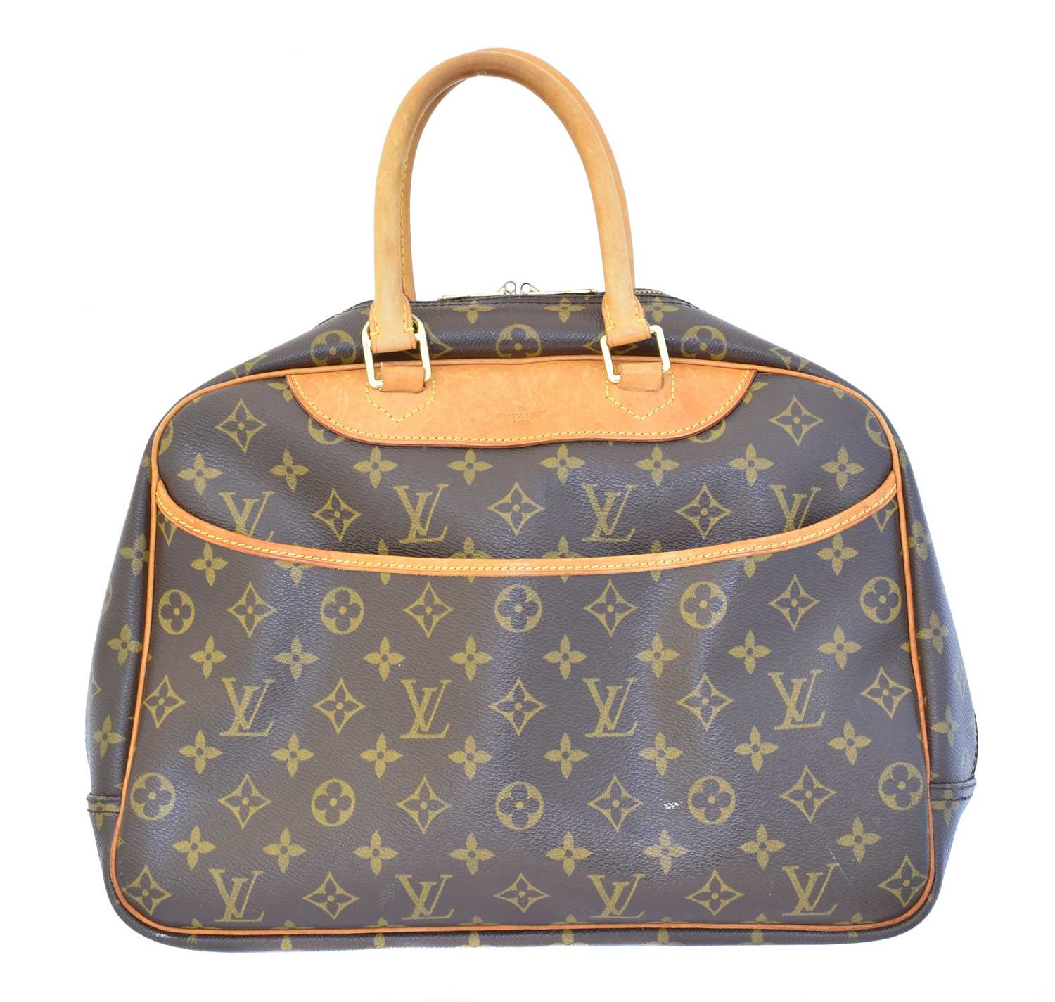Lot 110 - A Louis Vuitton Deauville bag,
