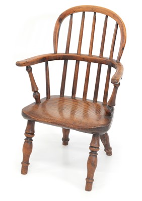 Lot 336 - Mid 19th century yew and elm child's low back Windsor chair