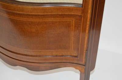 Lot 276 - Edwardian mahogany corner display cabinet