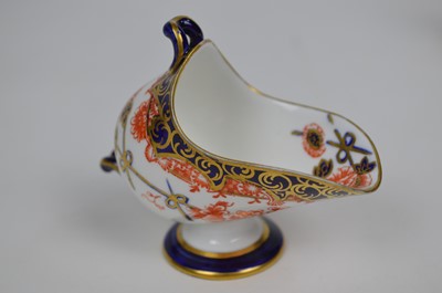 Lot 119 - 8 items of Royal Crown Derby miniatures