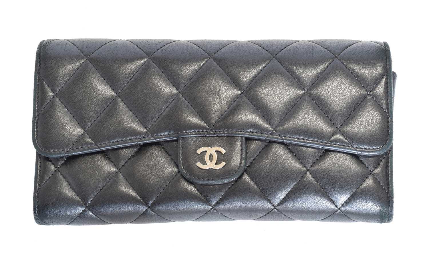 Lot 7 - A Chanel Classic Flap Wallet