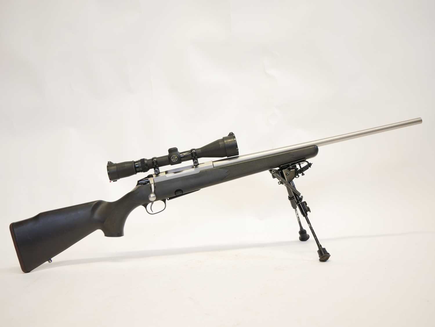 Lot 104 - Tikka M595 .243 bolt action rifle LICENCE