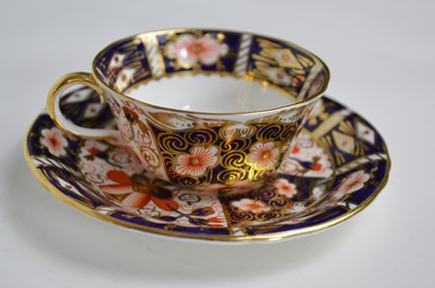 Lot 121 - 8 items of Royal Crown Derby