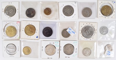 Lot 58 - Assortment of foreign coinage from Sweden, Botswana, Lithuania, Egypt, Singapore and many others.