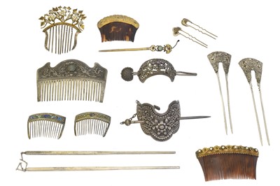 Lot 235 - A selection of hair combs and pins