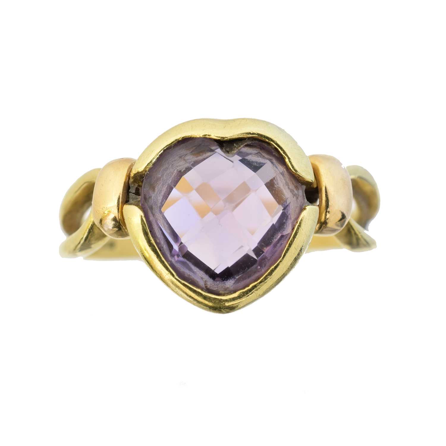 Lot 115 - An 18ct gold amethyst dress ring