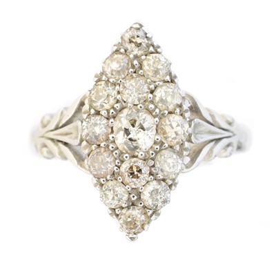 Lot 82 - An 18ct gold diamond cluster ring