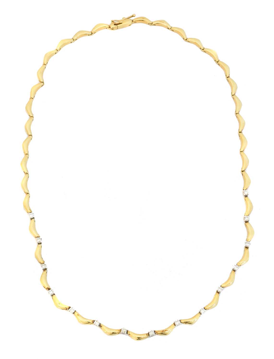 Lot 78 - A diamond necklace
