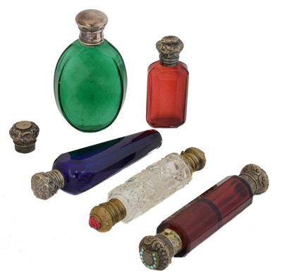 Lot 171 - A selection of scent bottles