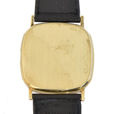Lot 178 - A 9ct gold Marvin Revue quartz wristwatch