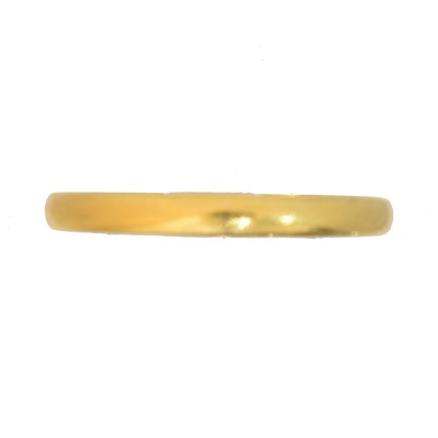 Lot 39 - A 22ct gold band ring