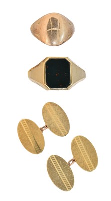 Lot 75 - A selection of 9ct jewellery