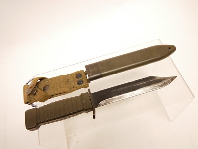 Lot 343 - German KCB Cold War era fighting knife and scabbard